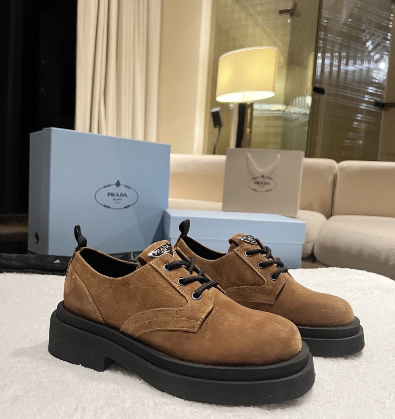 Pra*a leather shoes